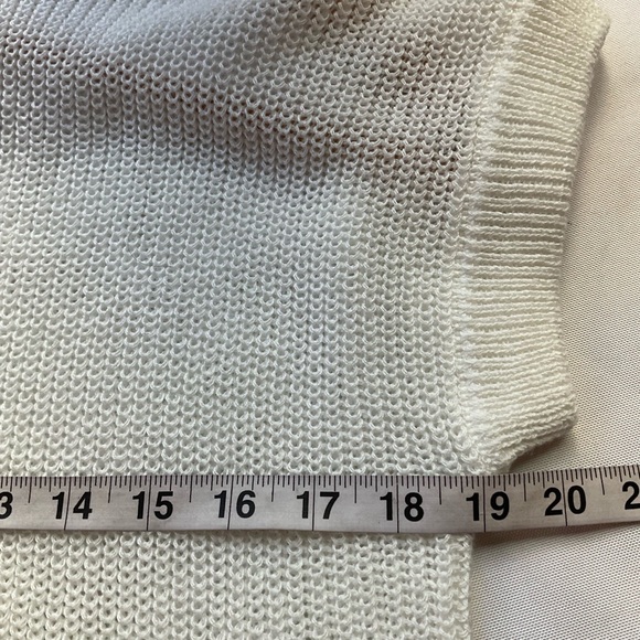 The Workshop, size M….. White Knit Sleeveless Top | The Workshop Size M - Picture 6 of 9